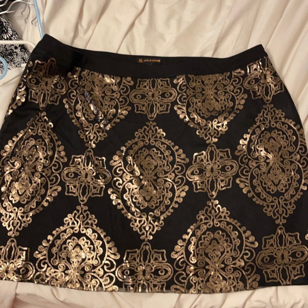 Beautiful mini, no tags, never worn